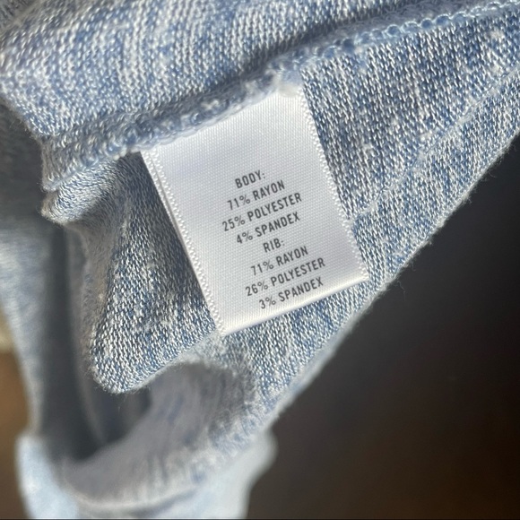 ⭐️ 3/$10 ⭐️ LLD Drop-Shoulder Sweatshirt - Picture 4 of 4